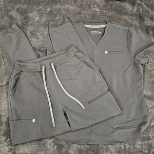 Fabletics Scrubs Set
